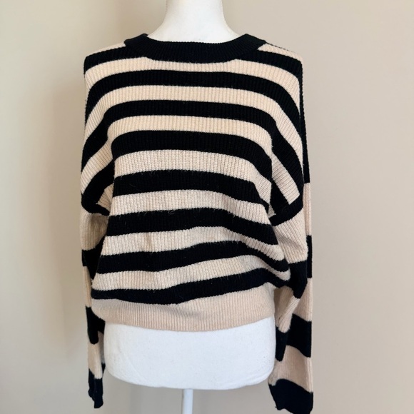 Zara Other - Zara kids striped knit sweater oversized in black and ivory size 13-14